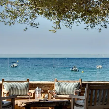 Ξενοδοχείο La Pinede 4*